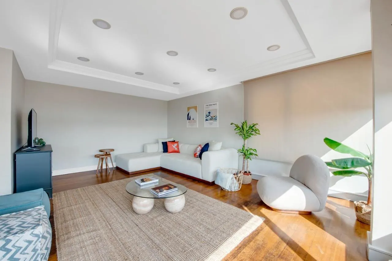 Amazing Bosphorus View Apartment Стамбул Турция